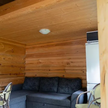 Ansomaee Puhkeala Jaervemaja Casa de Férias