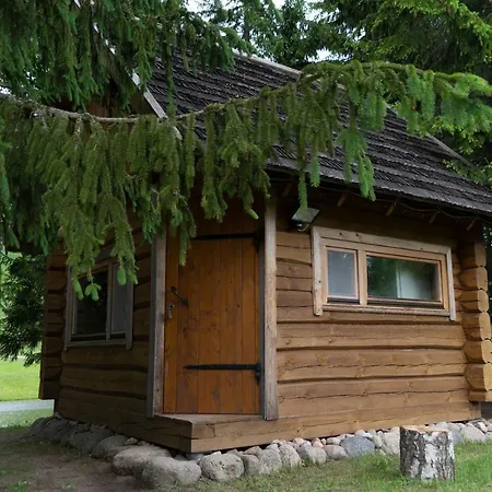 Ansomaee Puhkeala Jaervemaja Casa de Férias