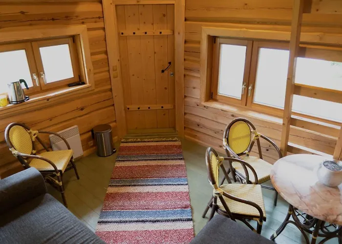 Ansomaee Puhkeala Jaervemaja Отепя