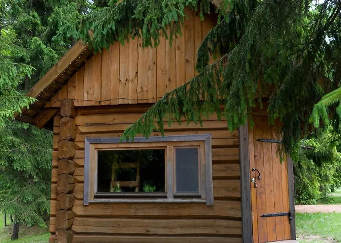 Ansomaee Puhkeala Jaervemaja * Отепя