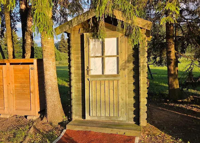 Ansomaee Puhkeala Jaervemaja Дом отдыха *